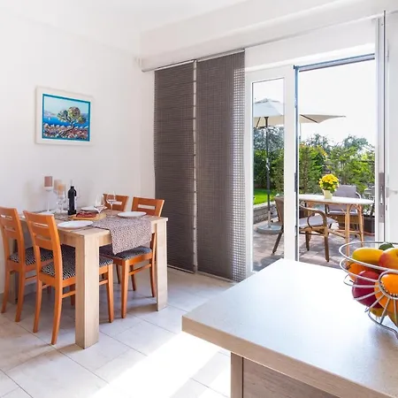 Apartmani Jolly Porec: Blizu Centra I Mora Exterior photo